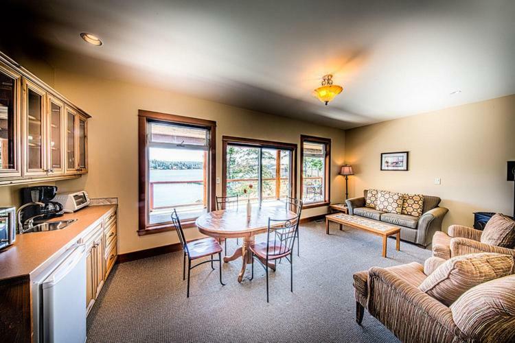 Gowlland Harbour Resort Heriot Bay Exterior foto